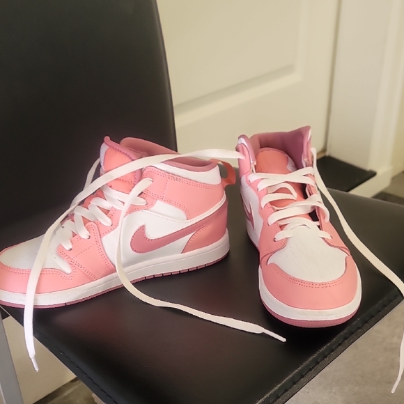 Nike Kids Pink and White High-Top Sneakers - Picture 7 of 7